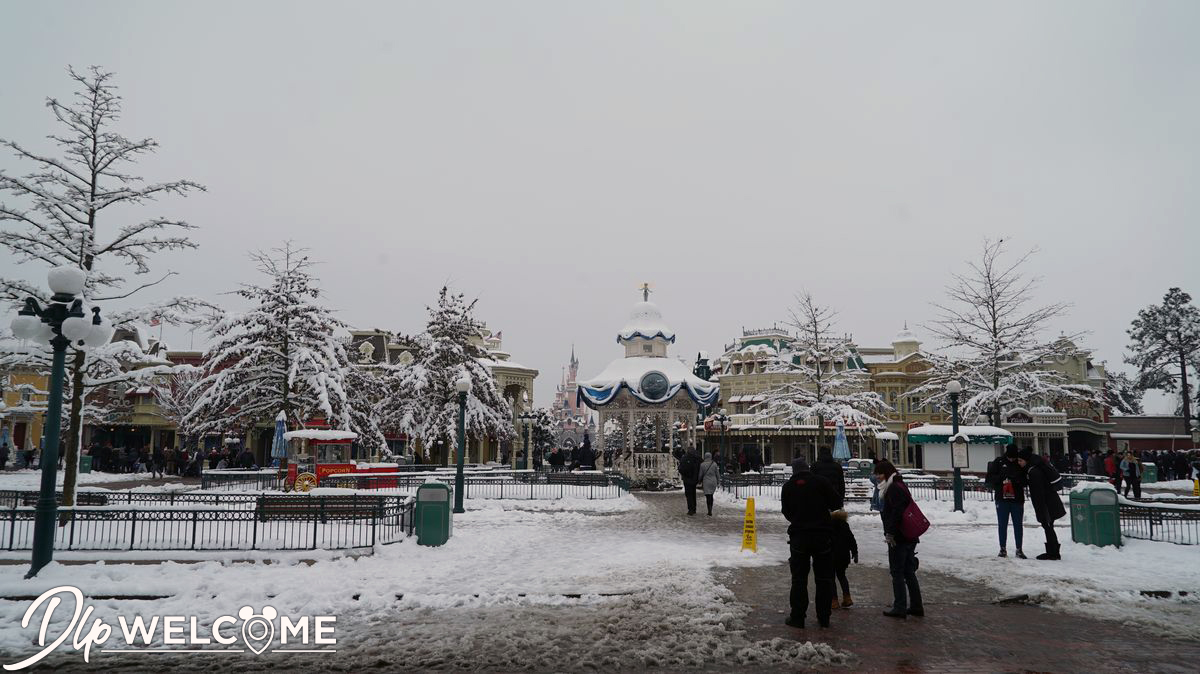 , Disneyland Paris Under a Magical Blanket of Snow