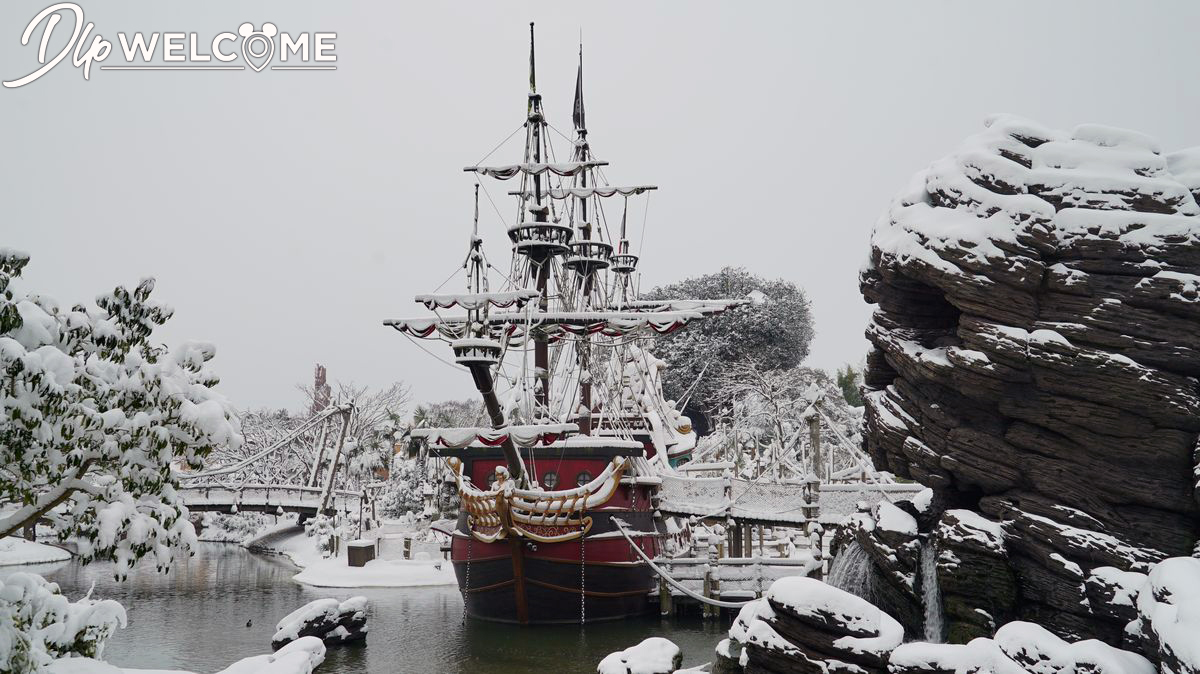 , Disneyland Paris Under a Magical Blanket of Snow