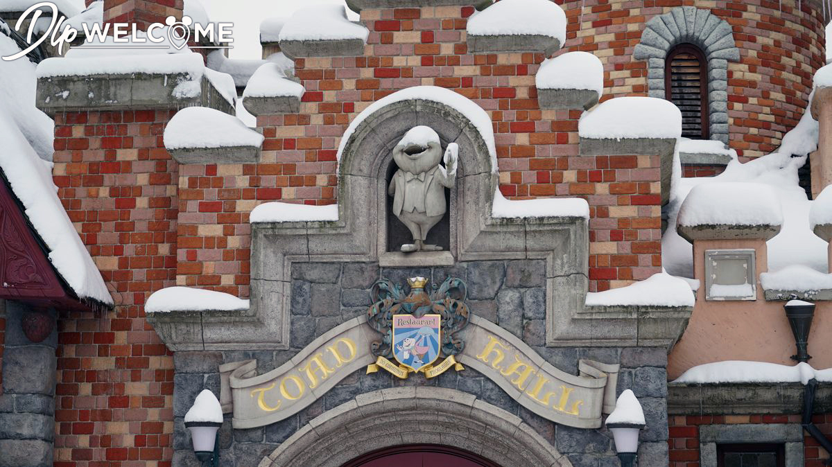 , Disneyland Paris Under a Magical Blanket of Snow