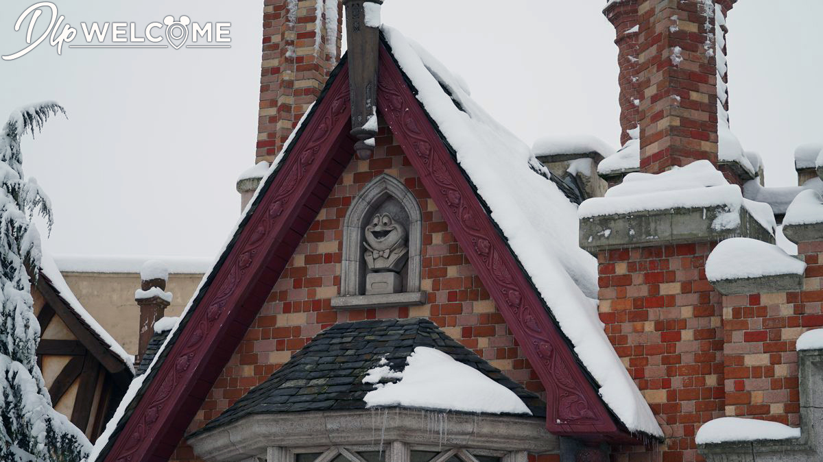 , Disneyland Paris Under a Magical Blanket of Snow