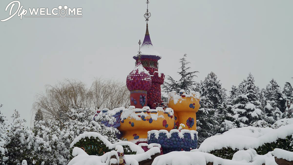 , Disneyland Paris Under a Magical Blanket of Snow