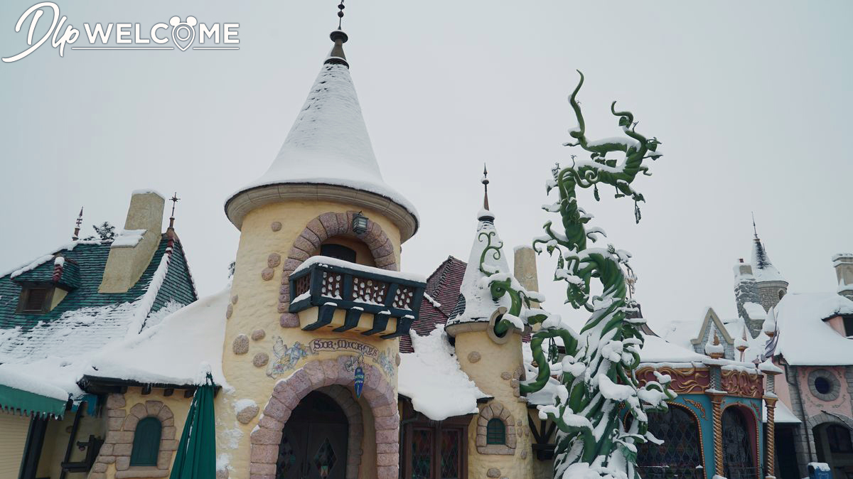 , Disneyland Paris Under a Magical Blanket of Snow