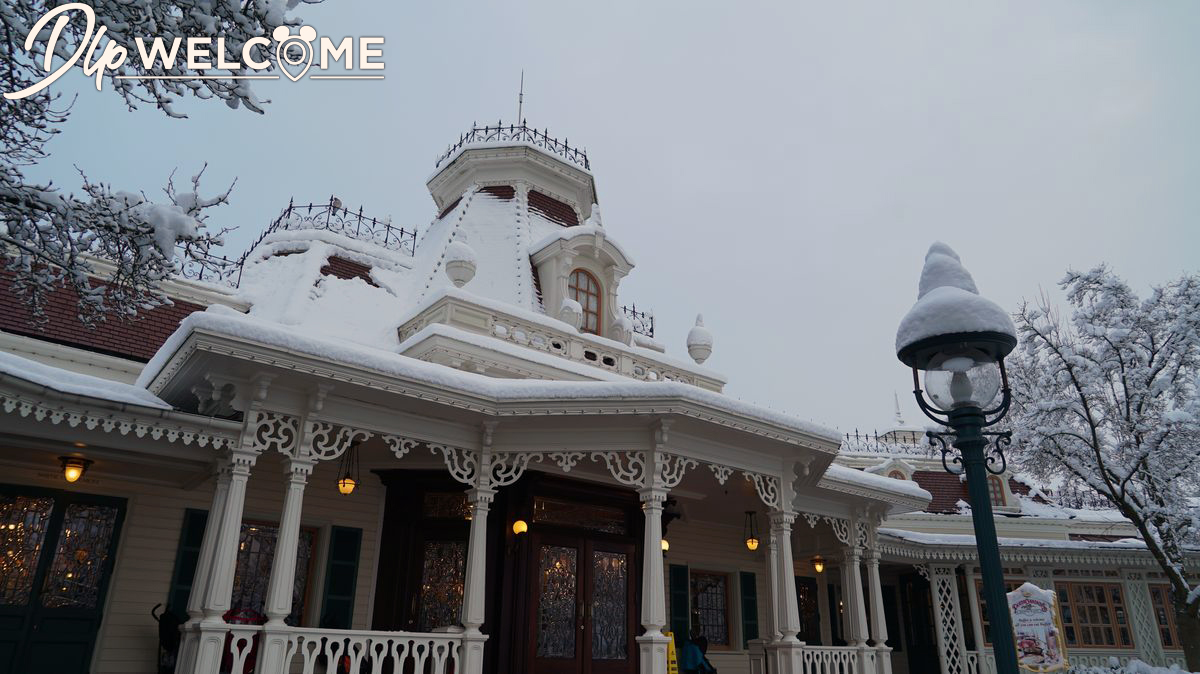 , Disneyland Paris Under a Magical Blanket of Snow