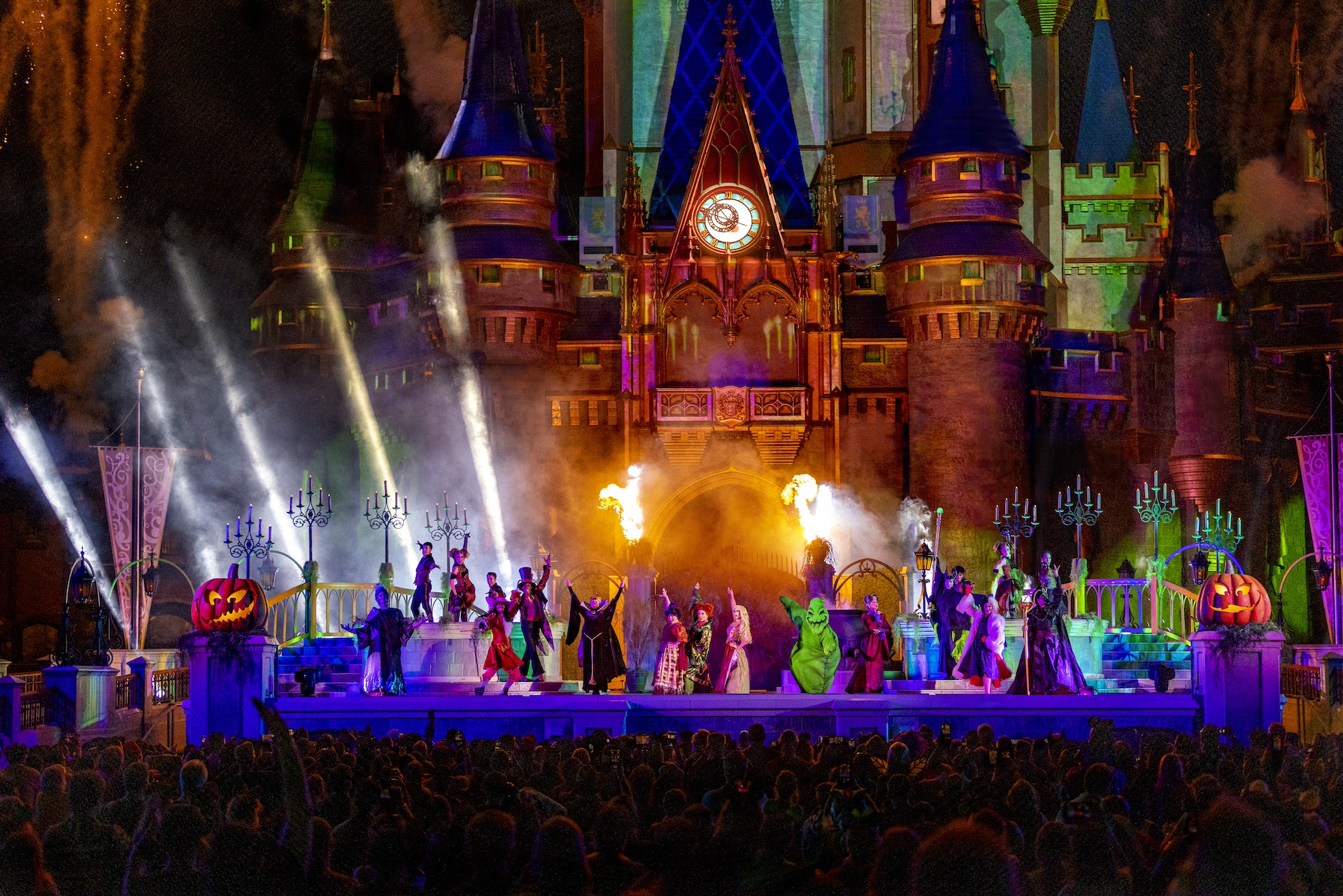 Hocus Pocus Villains Spelltacular at Magic Kingdom