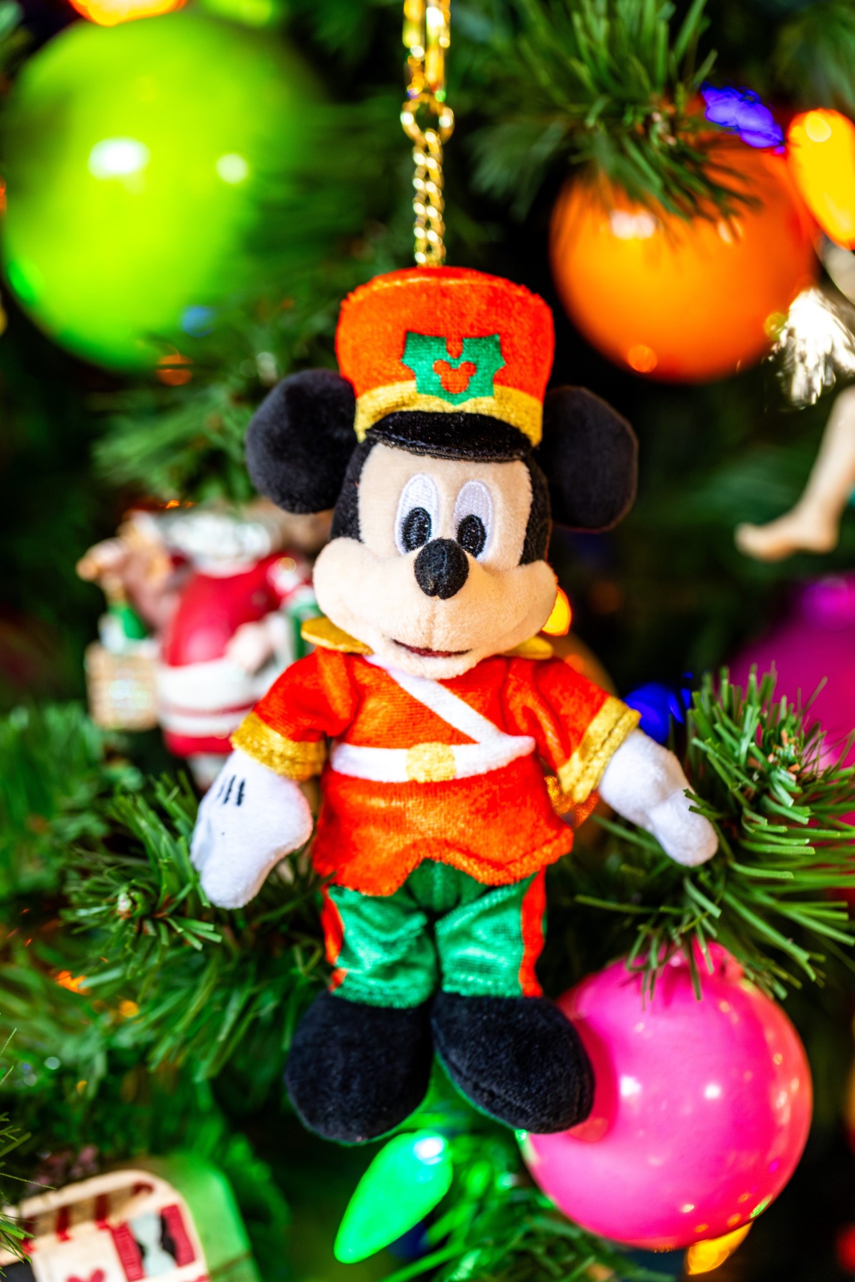 Disney Store Holiday Merchandise Preview Bag Charm