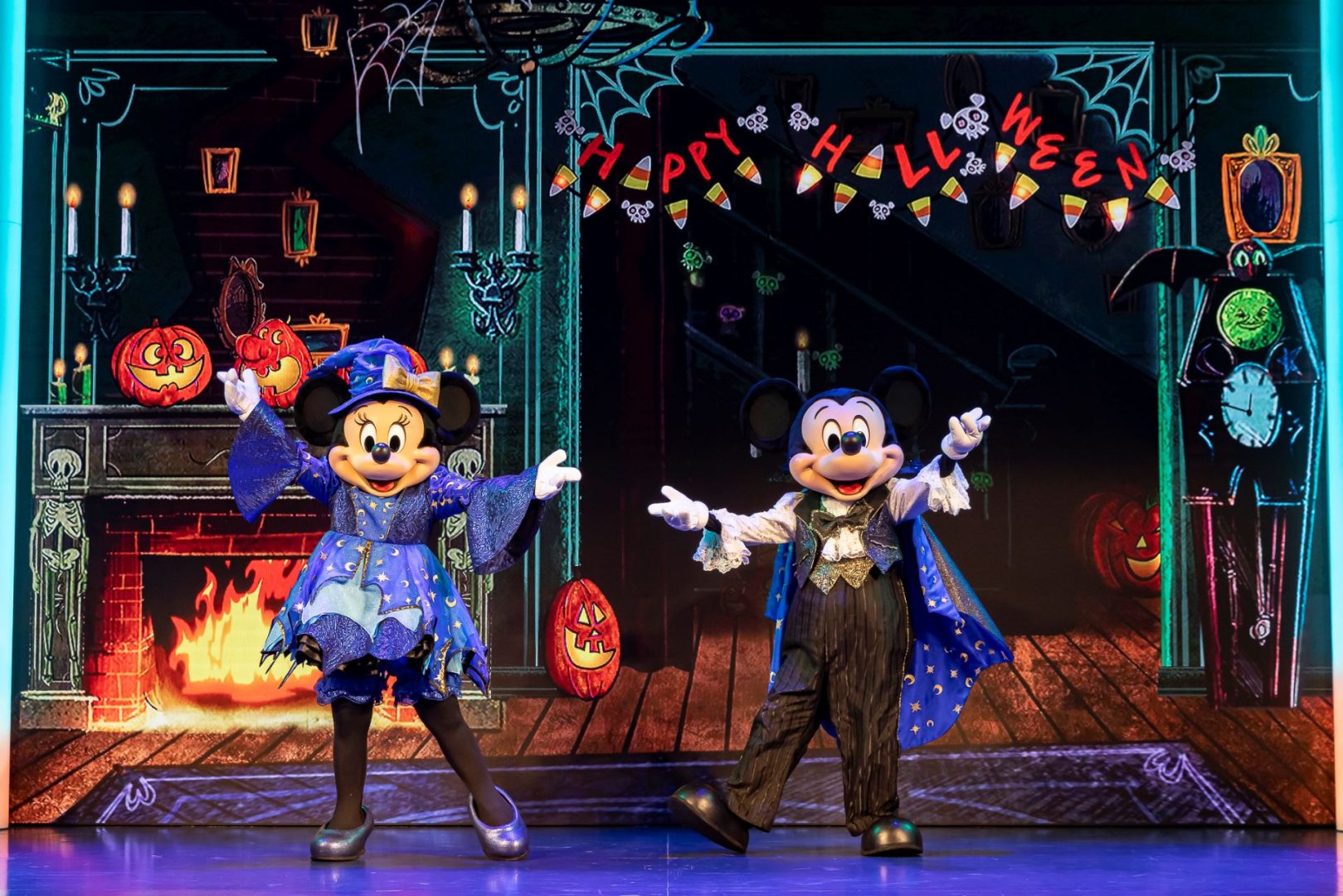 Mickey's Trick and Treat - California Adventure