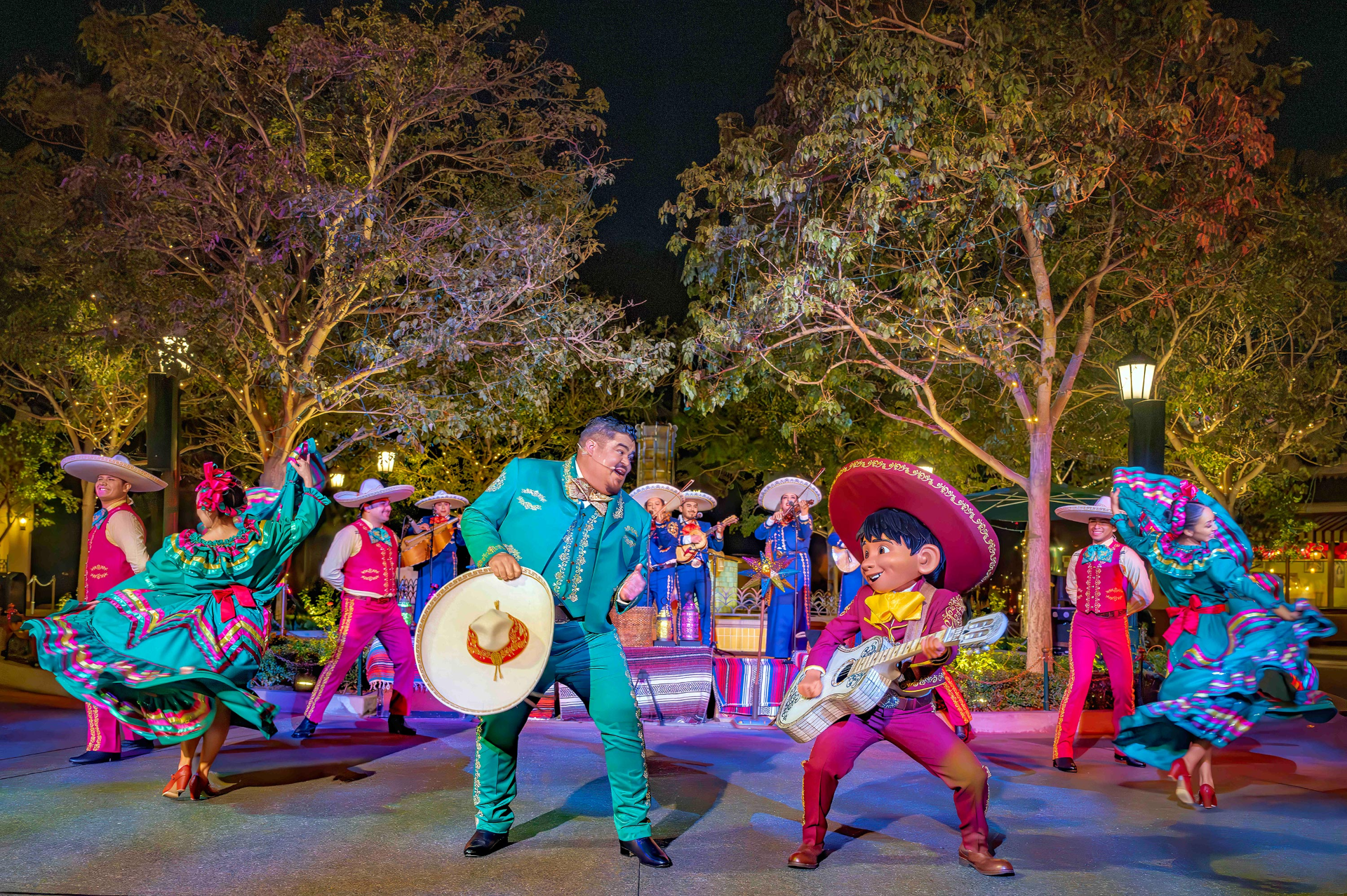 Coco Holiday Show at California Adventure