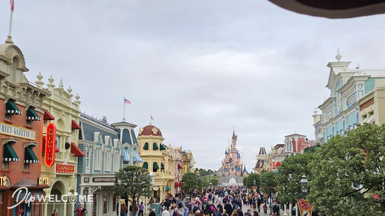 Main Street's Historic Omnibus Makes a Grand Return to Disneyland Paris!
